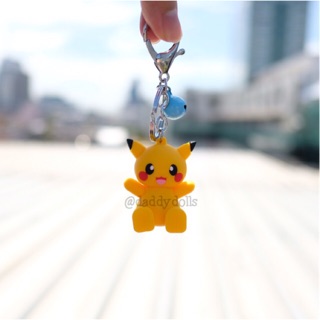 พวงกุญแจ ยาง Pikachu ปิกาจู ท่านั่ง 2นิ้ว Pokemon โปเกม่อน