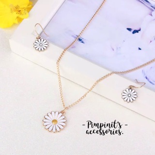 ⏰ Pre-Order:🌼 เซ็ทเครื่องประดับสร้อยคอและต่างหูระย้าลายดอกเดซี่ | Daisy Flower Accessories Set(Necklace &amp; Drop Earring)