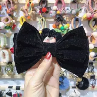 กิ๊บติดผม แต่งโบว์ ผ้ากำะหยี่ ขนาดใหญ่