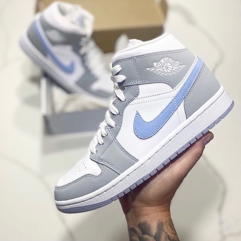 (พร้อมส่ง) Nike Air Jordan 1 Mid Wolf Grey Aluminum (W) (แท้100) - ppk ...