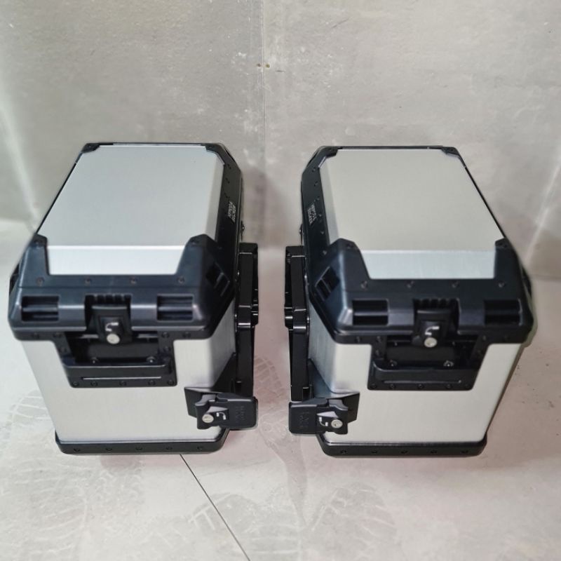 กระเป๋าข้างมอเตอร์ไซค์ เยอรมัน Hepco&Becker 40L กับ 30L สีเงิน #อ่านรายละเอียดก่อนสั่งซื้อ