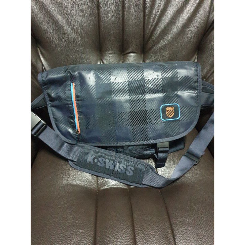 กระเป๋าKswiss ลายสก็อต