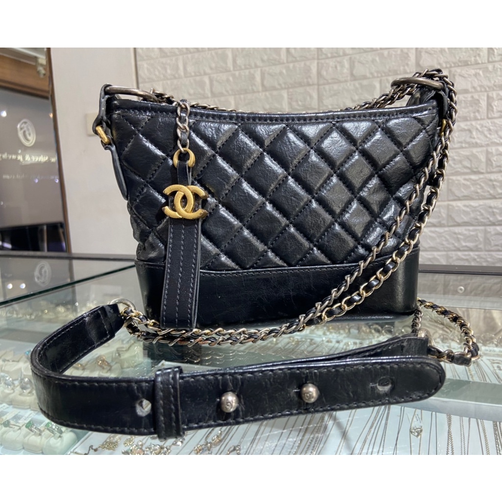 Chanel Gabriel real Leather  shoulder bag กระเป๋าชาแนล กาเบล  หายาก หนังแท้  100 % มือสอง