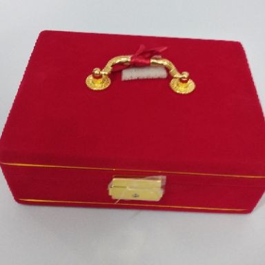 กล่องใส่เครื่องประดับ 2ชั้นใหญ่ กล่องใส่แหวน ขนาด 21x27x8 cm. มีหูหิ้ว และกุญแจล็อค