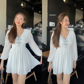 TW15252 ชุดเดรสสั้นสีขาว แขนยาว คอวี ใส่เที่ยวออกงานได้ค่าชิลๆ