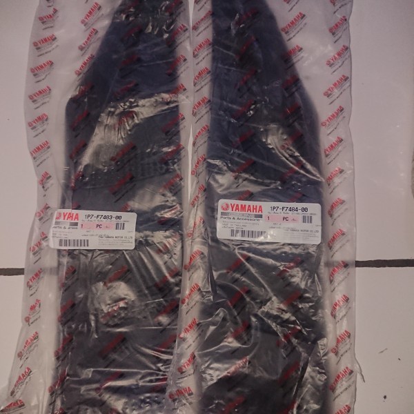 พรมพักเท้า Footsteps Step PAIR Yamaha Nouvo 1P7-F7483-00 + 1P7-F7484-00