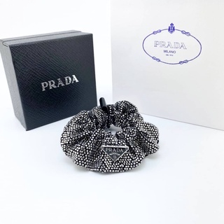 PRADA CRYSTAL SATIN SCRUNCHIE ยางรัดผม แบรนด์ปราด้า ประดับคริสตัลสีเงิน triangle logo สามเหลี่ยมโลโก้