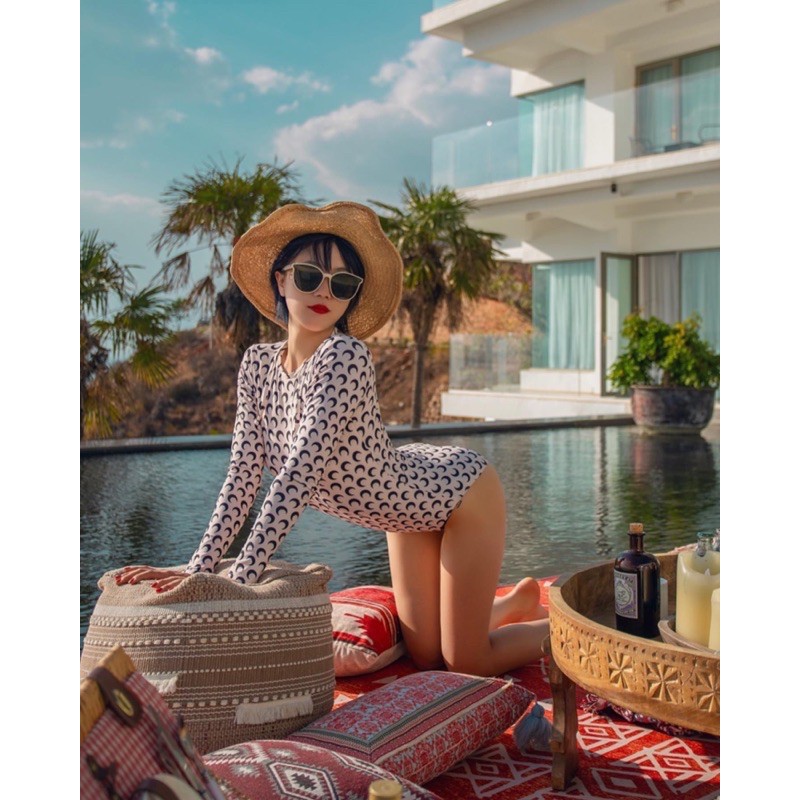 one peice แขนยาว เว้าหลัง