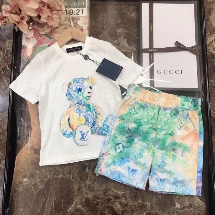 Lv เสื้อแขนสั้นลําลอง ผ้าฝ้าย 100% พิมพ์ลายหมี แฟชั่นสําหรับผู้ชาย และผู้หญิง 1