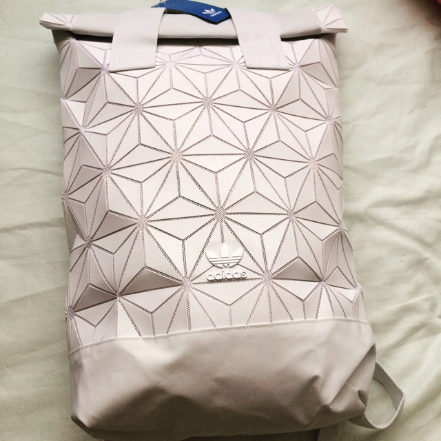 พร้อมส่ง Adidas 3D Roll Top Backpack สีขาว