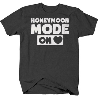 T-shirt  เสื้อยืด พิมพ์ลาย honeymoon mode In heart love คุณภาพสูง สําหรับผู้ชายS-5XL