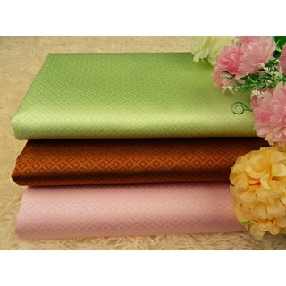 100% Thaisilk Brocade ผ้าไหมยกดอกลูกแก้วผ้าไหมไทยแท้ก่อนกดสั…