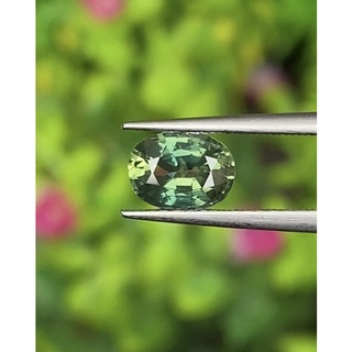 พลอย เขียวส่อง (Green Sapphire) 1.40กะรัต (Cts.) พลอยแท้ อัญมณีมงคลประจําวันเกิด