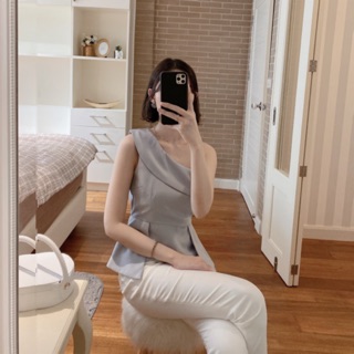 SLYQ 👒 LYDA PEPLUM ONE SHOULDER TOP เสื้อแขนกุดเปิดไหล่เดียว