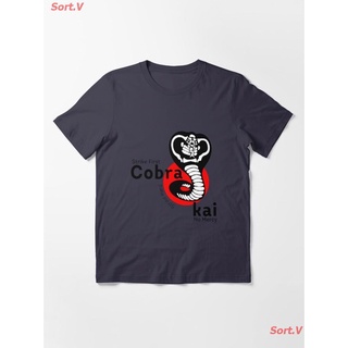 โลโก้ Cobra Kai . Strike First. Strike Hard. No Mercy Essential T-Shirt เสื้อยืดพิมพ์ลาย เสื้อยืดโลโก้รถสามารถปรับแต่งได