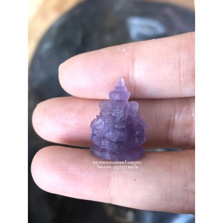 พระพิฆเนศแกะสลักจากพลอย อเมทิสต์ (Amethyst) สีธรรมชาติ ขนาดหน้าตัก 1.5เซนติเมตร สูง2เซนติเมตร