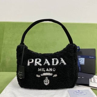 กระเป๋า Prada พร้อมส่งค่ะ