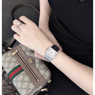 25,900฿  นาฬิกา Gucci Bracelet Watch ขนาด 30x20 มม  อปก ครบ  ออก shop  ประกันครบ