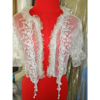 เสื้อกั๊กลูกไม้สีขาว ปักสวยงาม เอว30-32 นิ้ว