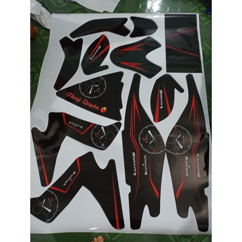 นาฬิกาสีดํา luvias boss แสตมป์