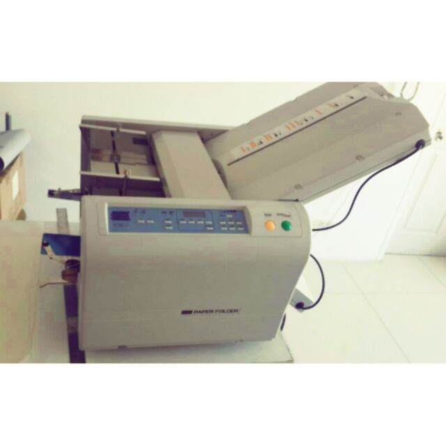 เครื่องพับกระดาษอัตโนมัติขนาดตั้งโต๊ะ Uchida F-43N