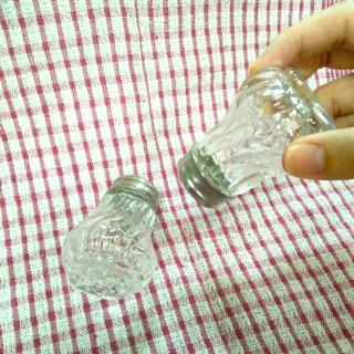 (แพ็ค 2 ชิ้น) ขวดเกลือพริกไทย สูง 6.5 ซม. Salt Bottle 2oz.