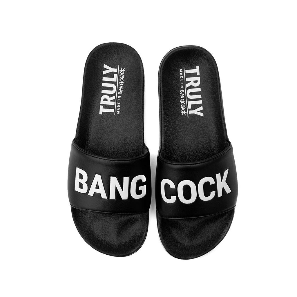 TRULY SANDALS BLACK รองเท้าเตะ รุ่น "ก้าวหน้า" สีดำ