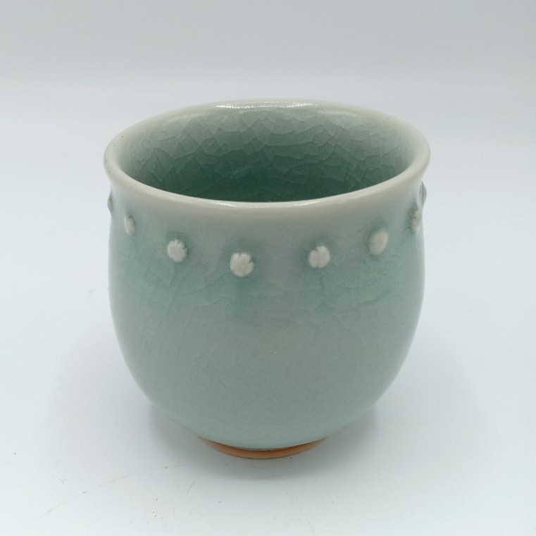 ถ้วยชาศิลาดลปากบานขอบลายจุด Siam Celadon Tea cup