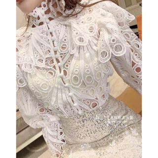 เสื้อเชิ้ตแขนยาว แต่งเกล็ดทั้งตัว ดีไซน์น่ารัก