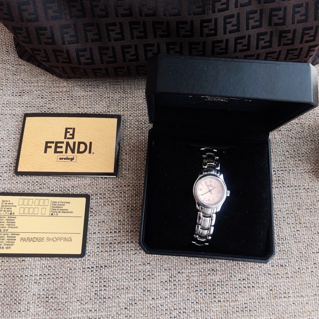 นาฬิกา Fendi แท้ 💯 % อุปกรณ์ครบ