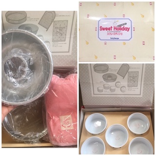Sweet Holiday Baking Set ชุดอุปกรณ์อบขนมครบSet ถ้วยอบ ที่กรองเเป้ง ถาดอบ ถุงมือจับของร้อน ของใหม่ เเกะกล่องค่ะ