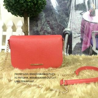 Bershka Basic Saffiano Style Chain Bagแท้💯outlet 
กระเป๋าสะพาย สายโซ่หนัง saffiano สวย อะไหล่สีทอง ขนาดน่ารัก อยู่ทรง