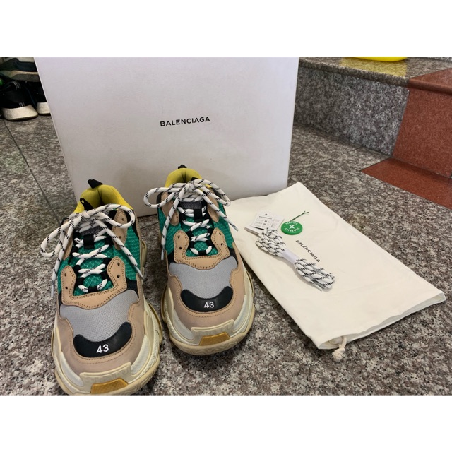 Balenciaga triple s size 43