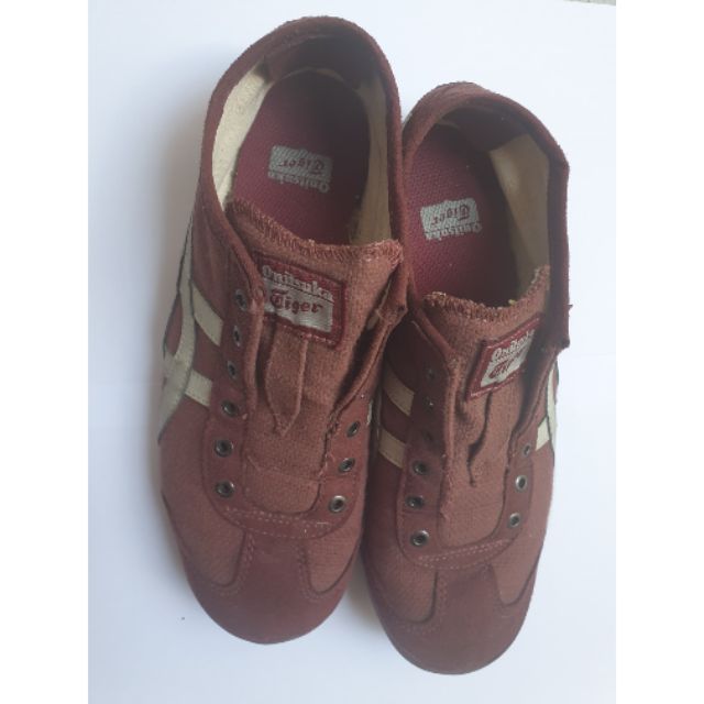 รองเท้าผ้าใบ Onitsuka มือสอง