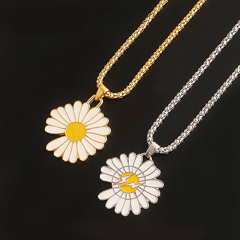 G GD สไตล์เดียวกันสร้อยคอเดซี่ขนาดเล็กผู้ชายผู้หญิงแฟชั่น pmo Daisy Lightning โลหะเบญจมาศชุดนักเรียน