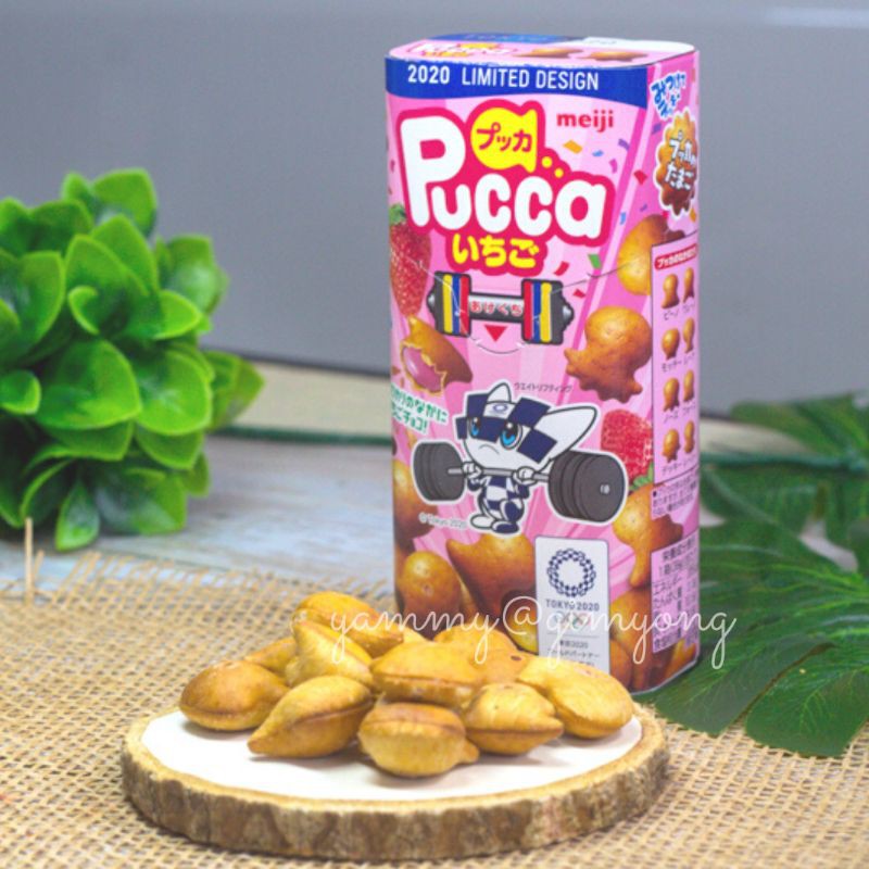 Meiji Pucca Strawberry biscuit บิสกิตสอดไส้สตรอเบอรี่และช็อกโกแลต