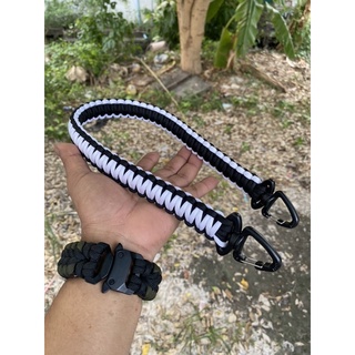 สายถักเชือก paracord ใช้เกี่ยวอุปกรณ์ต่างๆ