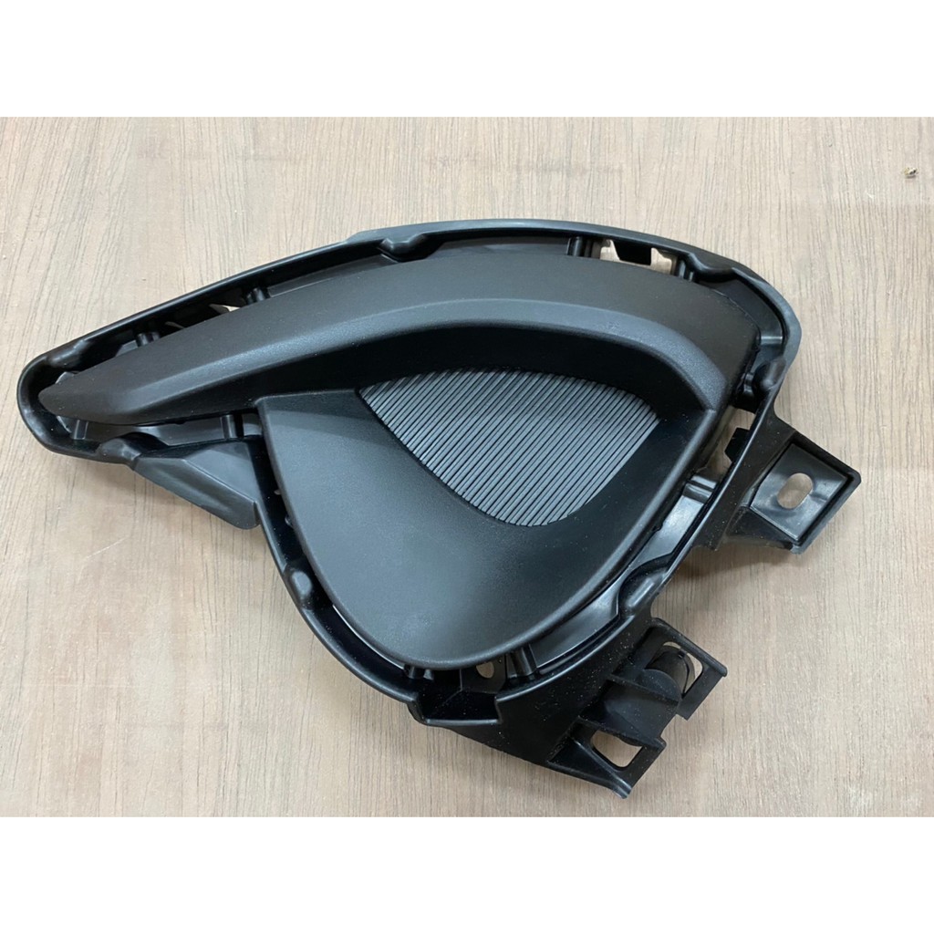 (ของแท้) DA6J50C21 หรือ DA6J50C11 ฝาปิดไฟตัดหมอกหน้าซ้าย หรือ ขวา  MAZDA 2  ปี 2014-2016 รุ่นไม่มีไฟตัดหมอก (Stock)