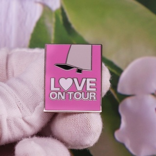 Love On Tour เข็มกลัด รูปดอกกุหลาบ สีขาว เครื่องประดับ