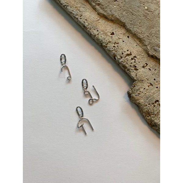 Middle M Jewelry จี้ตัวอักษรภาษาไทย สีเงิน เงินแท้ 92.5 - รูปที่ 4