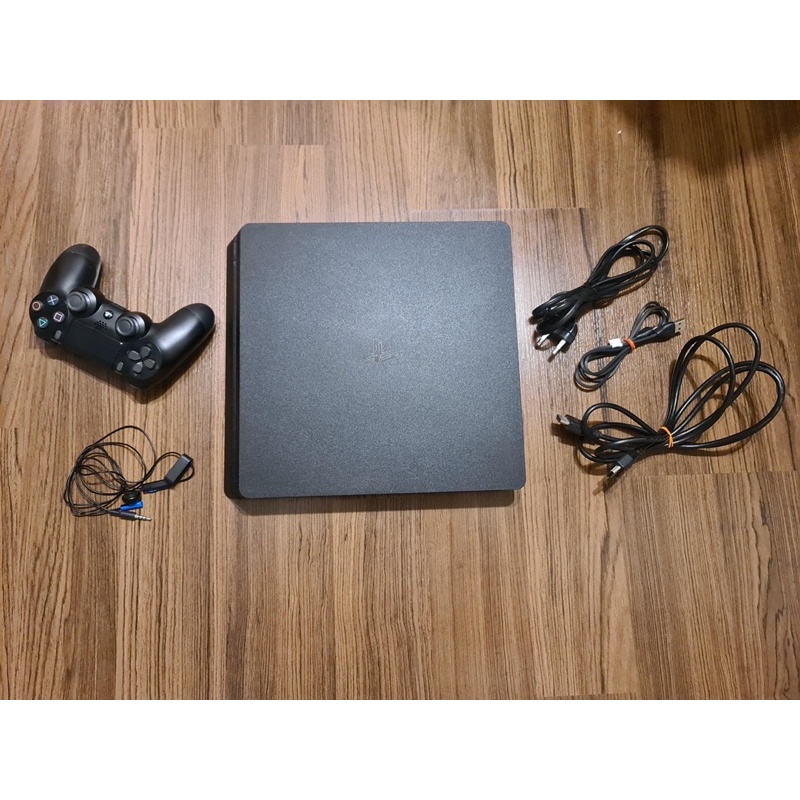 PS4 SLIM รุ่น2006A 1Tb(1000GB)สีดำงานกล่อง 1จอย1หูฟัง อุปกรณ์สายครบ