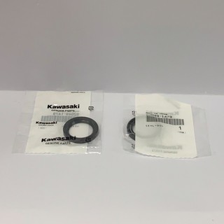 ซิลข้างข้อเหวี่ยงแท้KAWASAKI-KR150