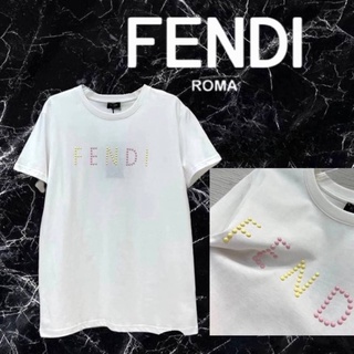 เสื้อยืดแขนสั้น Fendi ติดเม็ดมุขด้านหน้า