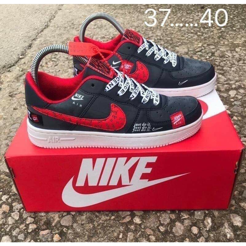 รองเท้าผ้าใบ Nike Air max