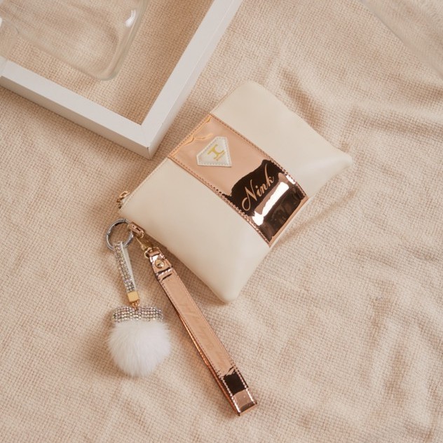 TINY by JUSTCLOSET (สลักชื่อได้ทั้งตัวกระเป๋าและสายค่ะ)กระเป๋าตังแบบคลัช พร้อมสายคล้องมือ