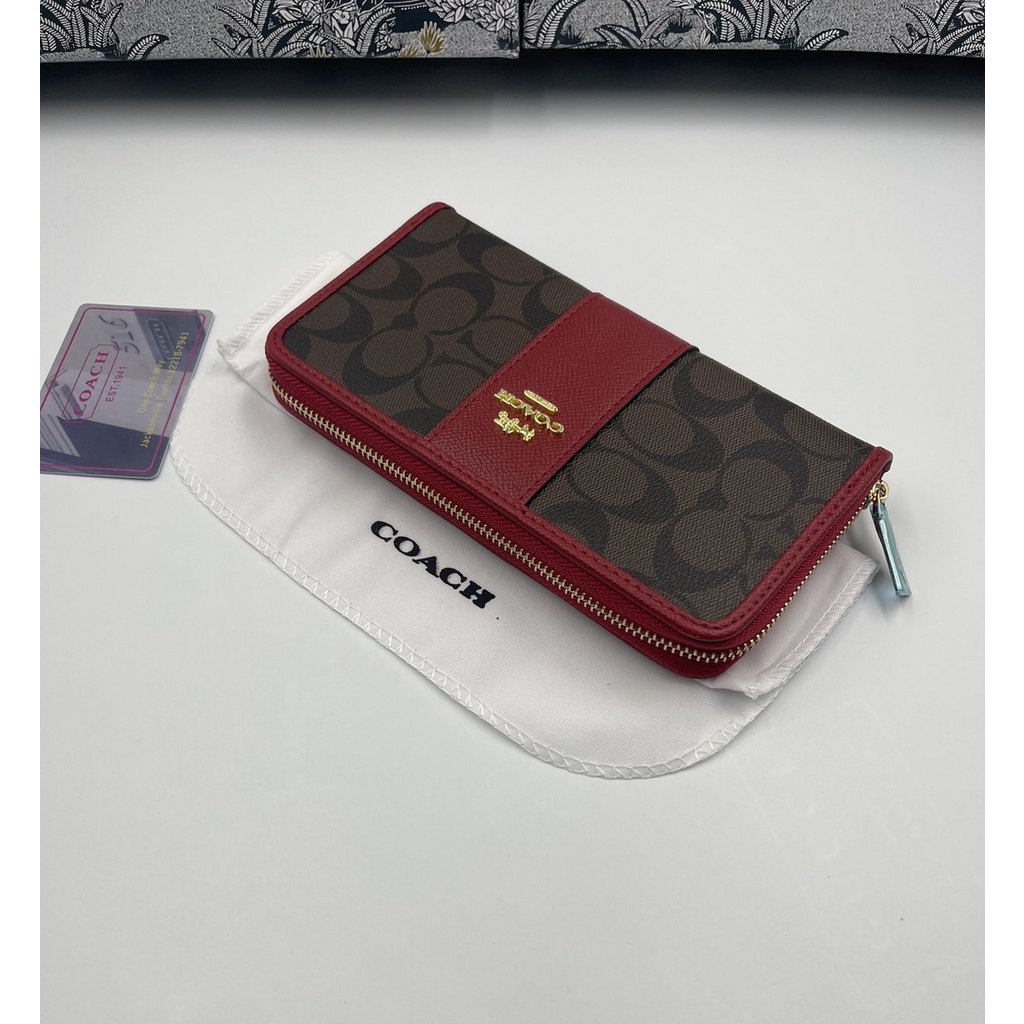 กระเป๋าสตางค์ ใบยาวผู้หญิง‼️ coach ซิปรอบ สีคาดกลาง สินค้าพร้อม กล่อง ขนาด7.5นิ้ว