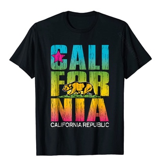 เสื้อยืดผ้าฝ้าย เสื้อยืดลําลอง แขนสั้น พิมพ์ลายธง Cali Life Bear Cali เข้ากับทุกการแต่งกาย คุณภาพสูง สําหรับผู้ชาย 34088