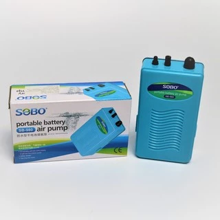 ปั๊มลมใส่ถ่าน SOBO SB-980 (ปั๊มลมใส่ถ่าน ใช้กรณีไฟดับ ขนย้ายปลา พร้อมสายยางและหัวทราย)