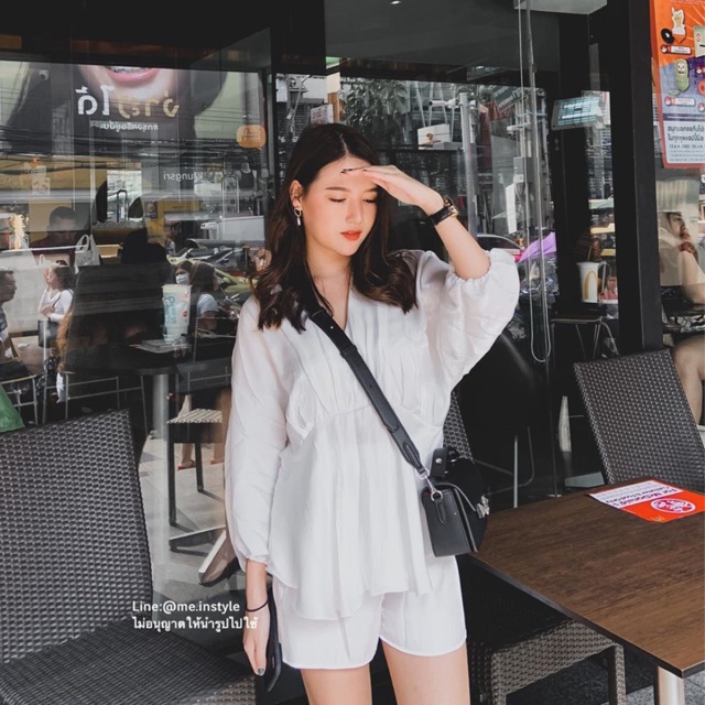 ชุดเซตสีขาวจากร้าน me.instyle