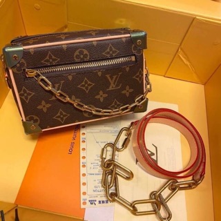 กระเป๋า LV ทรงกล่อง พร้ออมสายโซ่